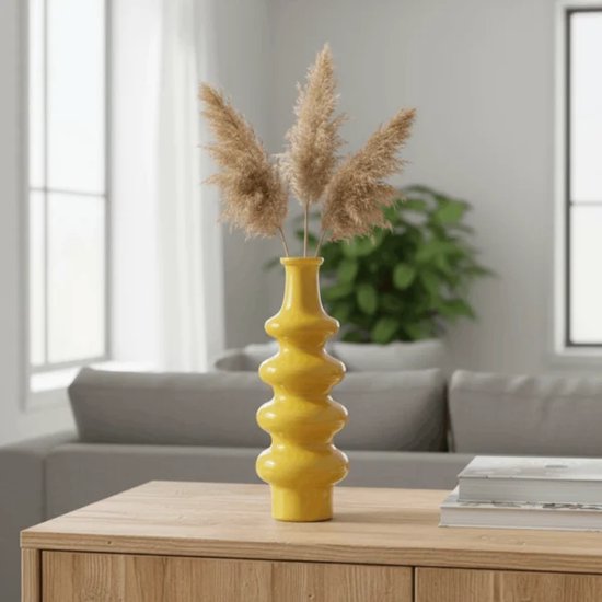 Vaas Luma – sculpturale designer vaas Geel