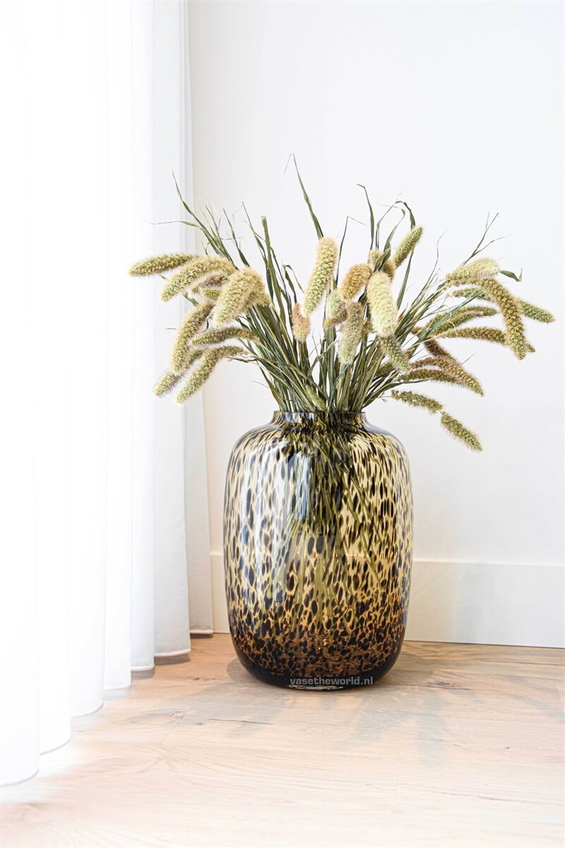 Artic Cheetah vaas – Trendy glazen vaas met cheetahprint | sfeerfoto